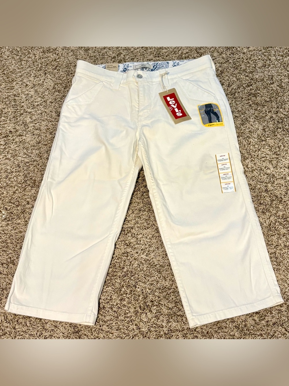 NWT Levi's 525 Perfect Waist White Capri Jeans - Size 14